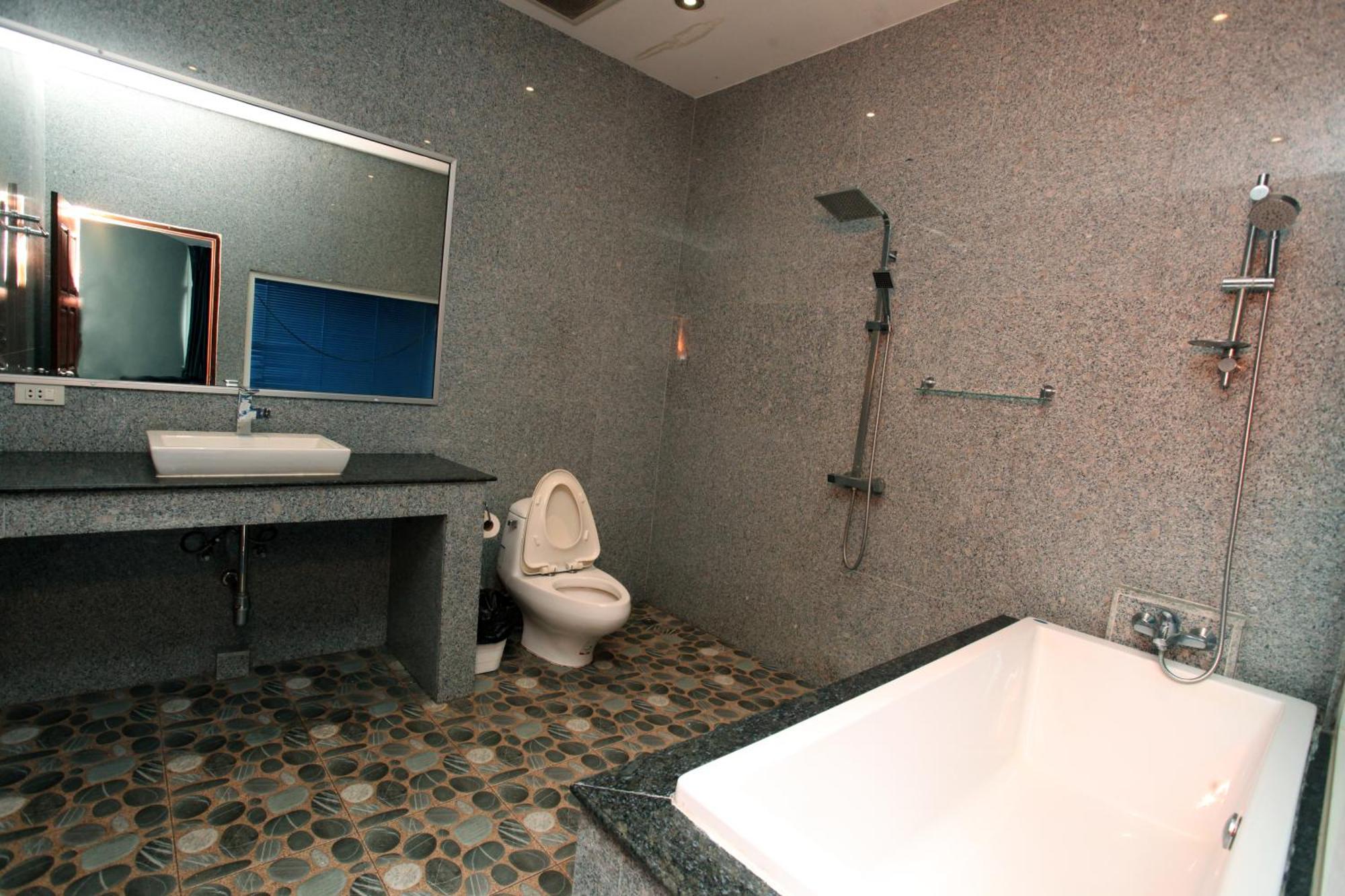 Koenig Hotel Pattaya Near Walking Street Dış mekan fotoğraf