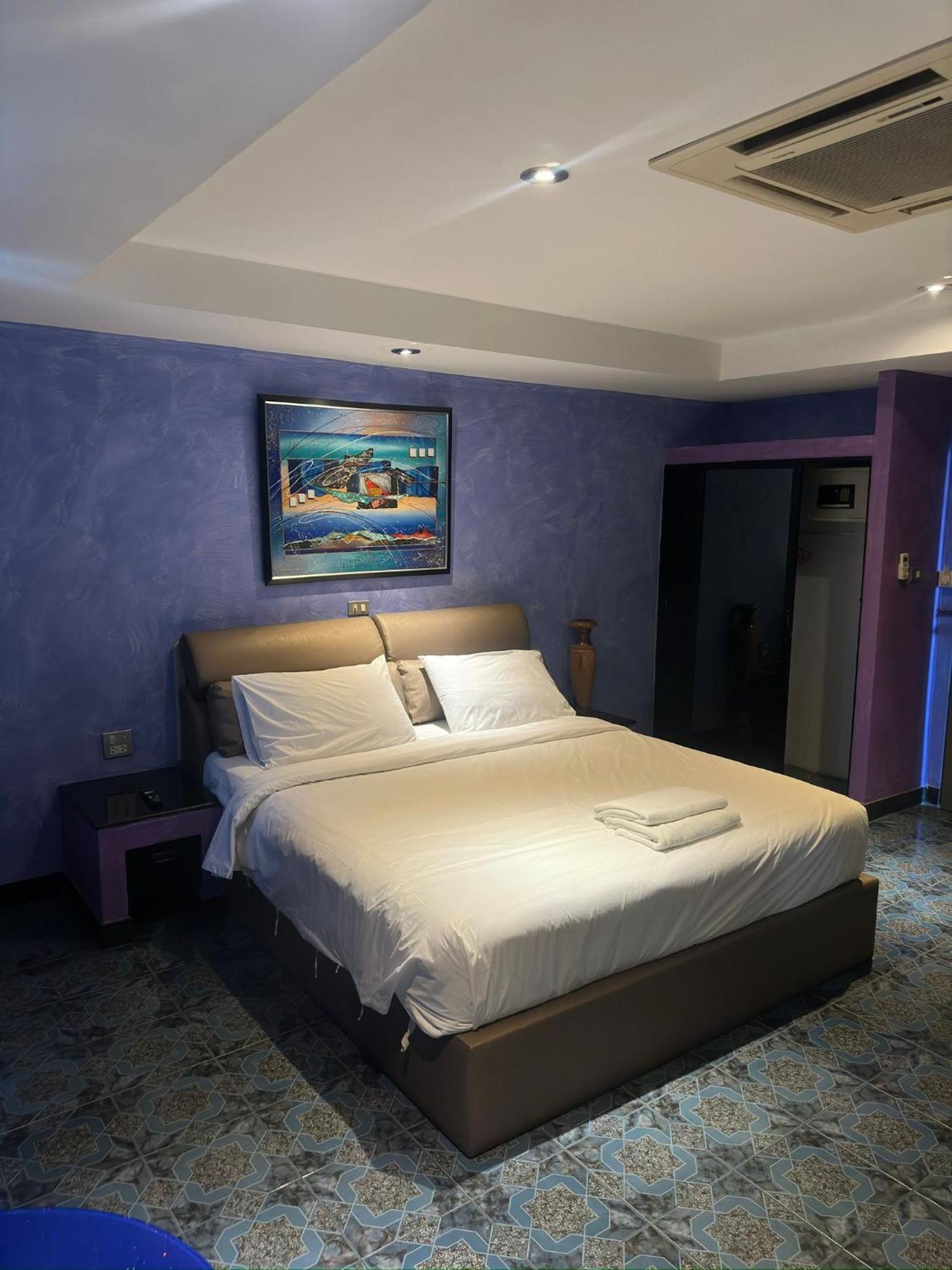 Koenig Hotel Pattaya Near Walking Street Dış mekan fotoğraf